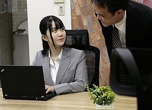 [OL]【パイパンベロチュー】パンスト剥ぎ取られ激しいピストンを噛み締め中出しされる女子社員