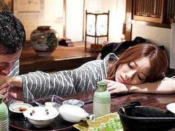 [美熟女]＜相部屋NTR＞温泉旅館で油断するエロ巨乳な泥酔OLに夜這いを仕掛け…淫乱痴女に確変した人妻を言いなり奴隷に調教＜浴衣＞