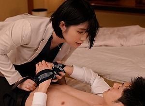 [OL]【フェラパイズリ】エロ乳ポロリし揉まれ吸われベロキスまみれで貫かれ膣内射精される美女