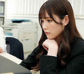[橋本ありな]【相部屋NTR】『大切な彼女がいるのに…』長身スレンダーの女上司に誘惑されたボクはその美脚に夢中になってしまう！！