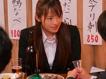 [桜もこ]［中出し/NTR出張］凄いデカマラ…孕ませて！無防備に酔っぱらったスリムOLが中年棒にメス堕ちしちまう、エロ動画WWWW