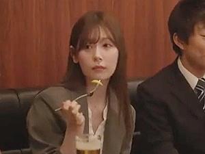 [OL]ホテル相部屋《明里つむぎ/中出し》転職した先の綺麗な受付嬢に性欲は暴走し無我夢中で好き放題犯した