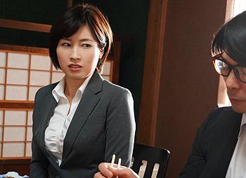 [OL]【相部屋レイプ】”なんでこんな男に…”嫌いな奴と同室になってしまい襲われる人妻…逃げたくてもイカされ身体の力が入らず..